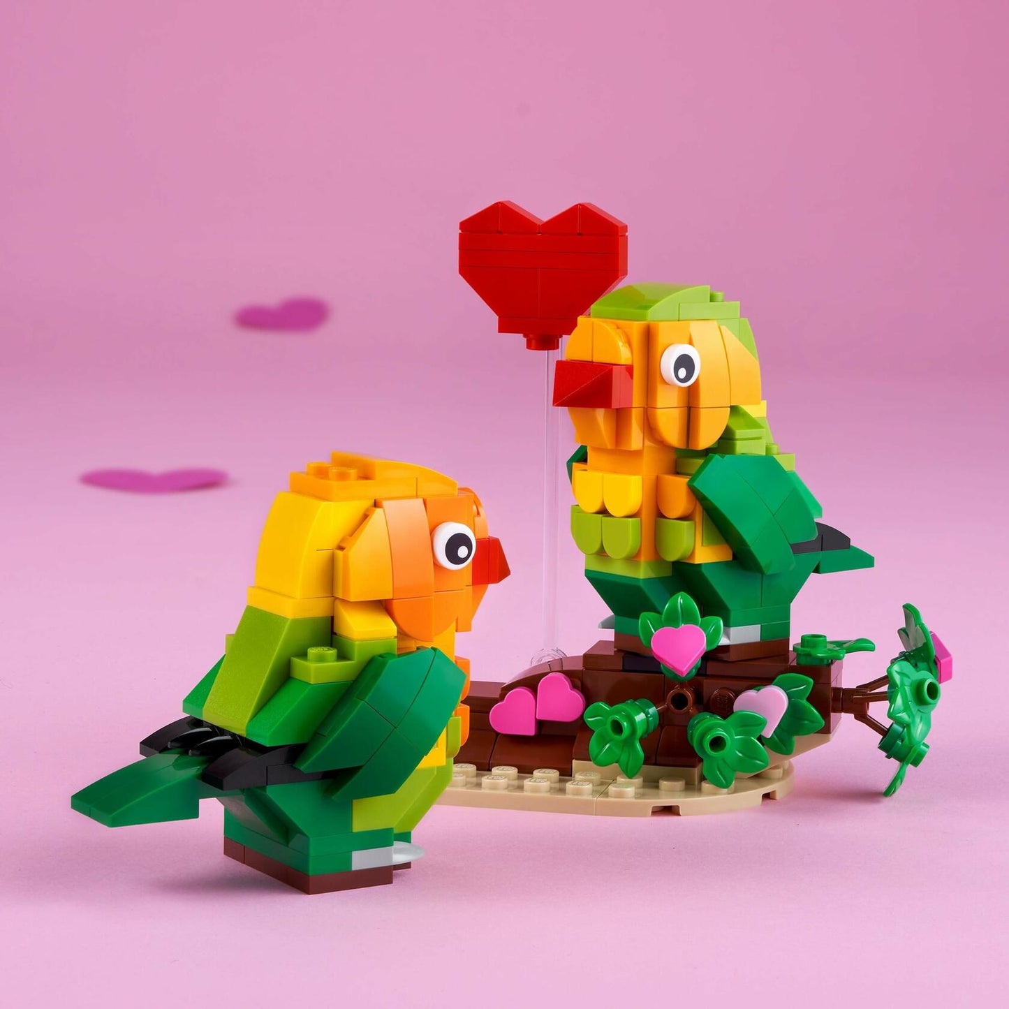 LEGO Valentine Lovebirds Building Toy Set, Makes a Great Gift for Valentine's Day, Anniversary, or Any Occasion to Show Someone You Care, Ideal for Ages 8 and Up, 40522