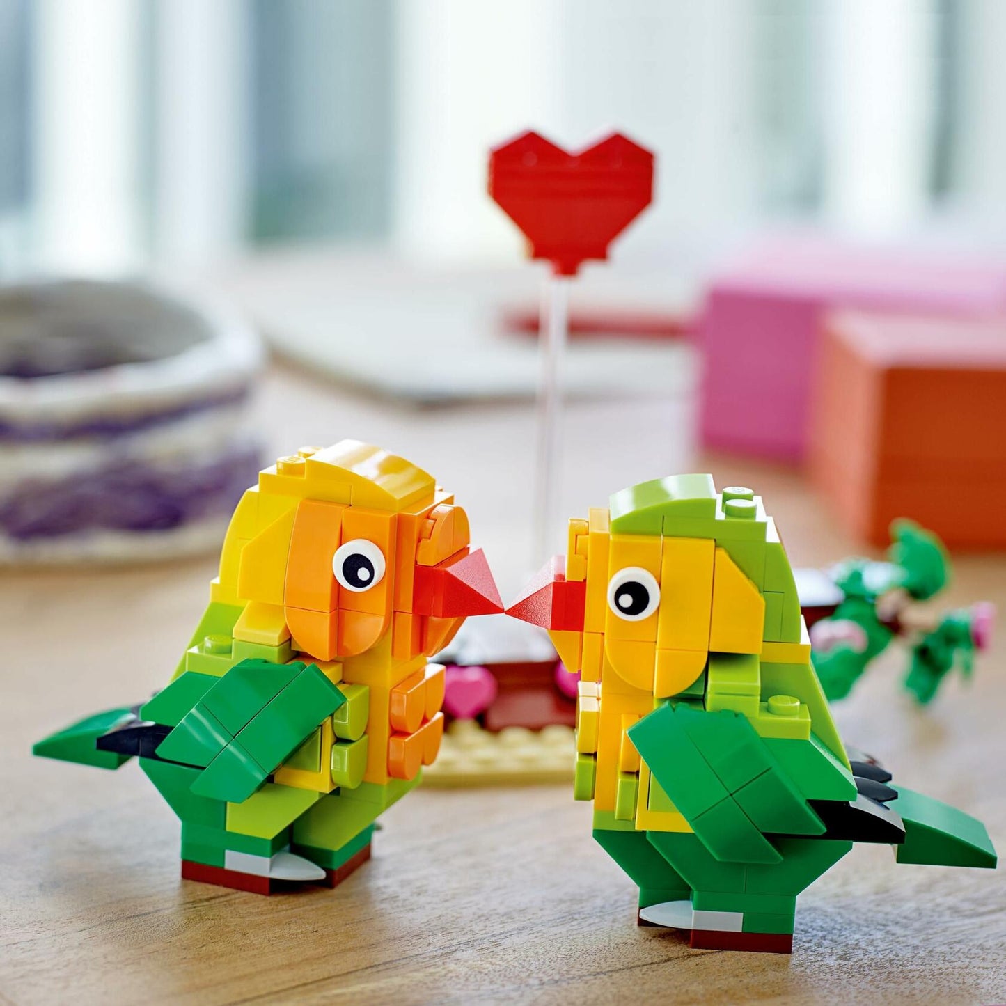 LEGO Valentine Lovebirds Building Toy Set, Makes a Great Gift for Valentine's Day, Anniversary, or Any Occasion to Show Someone You Care, Ideal for Ages 8 and Up, 40522