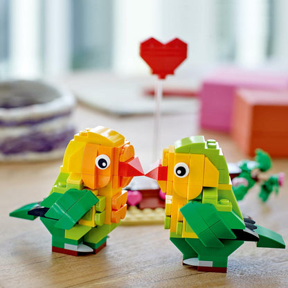 LEGO Valentine Lovebirds Building Toy Set, Makes a Great Gift for Valentine's Day, Anniversary, or Any Occasion to Show Someone You Care, Ideal for Ages 8 and Up, 40522